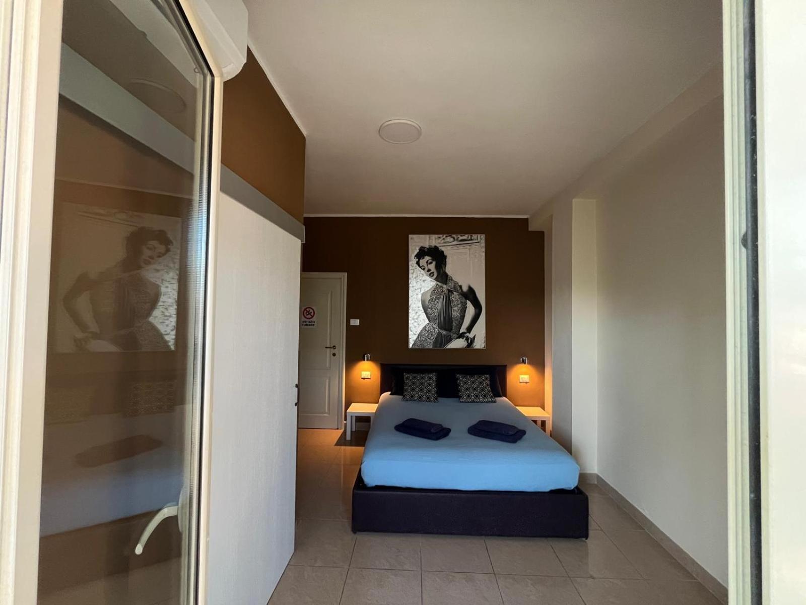 La Dimora Degli Artisti Bed & Breakfast Pescara Room photo